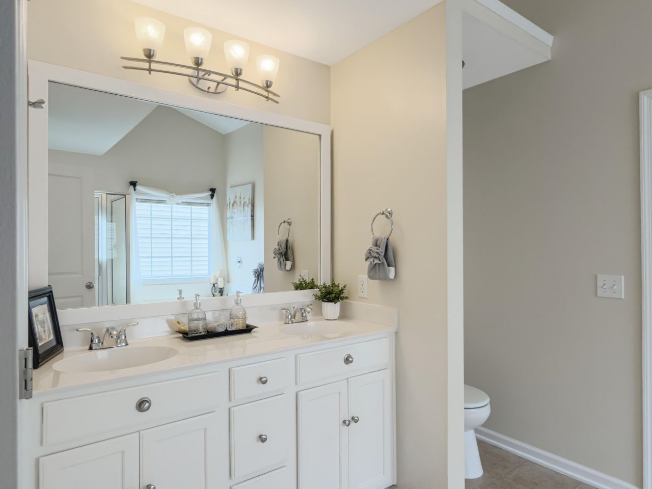 5000 Whitfield Court Photo 24