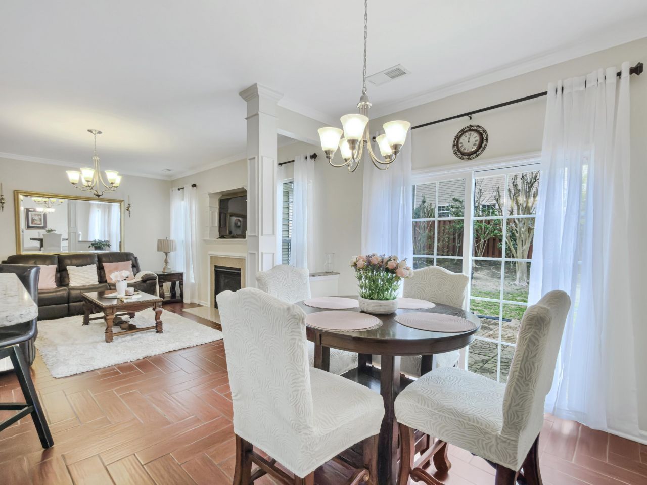 5000 Whitfield Court Photo 8