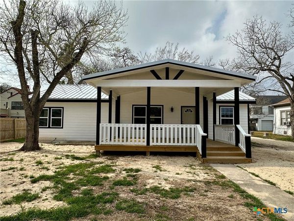 1008 Gonzales St. , Cuero, TX 77954