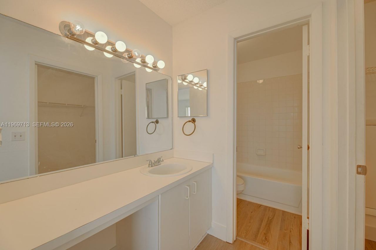 950 Constitution Dr , Unit 950H, Homestead, FL 33034 Photo