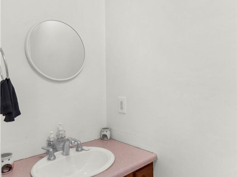 925 Colonial Drive, Youngstown, OH 44505 Photo 15