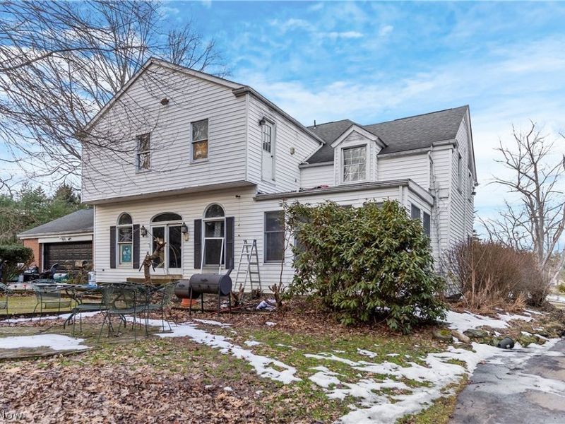 925 Colonial Drive, Youngstown, OH 44505 Photo 4