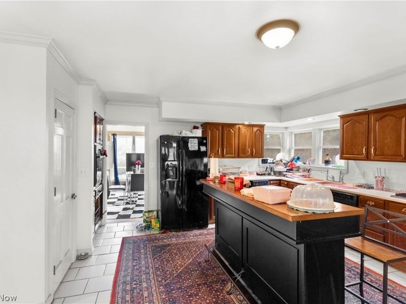 925 Colonial Drive, Youngstown, OH 44505 Photo 8