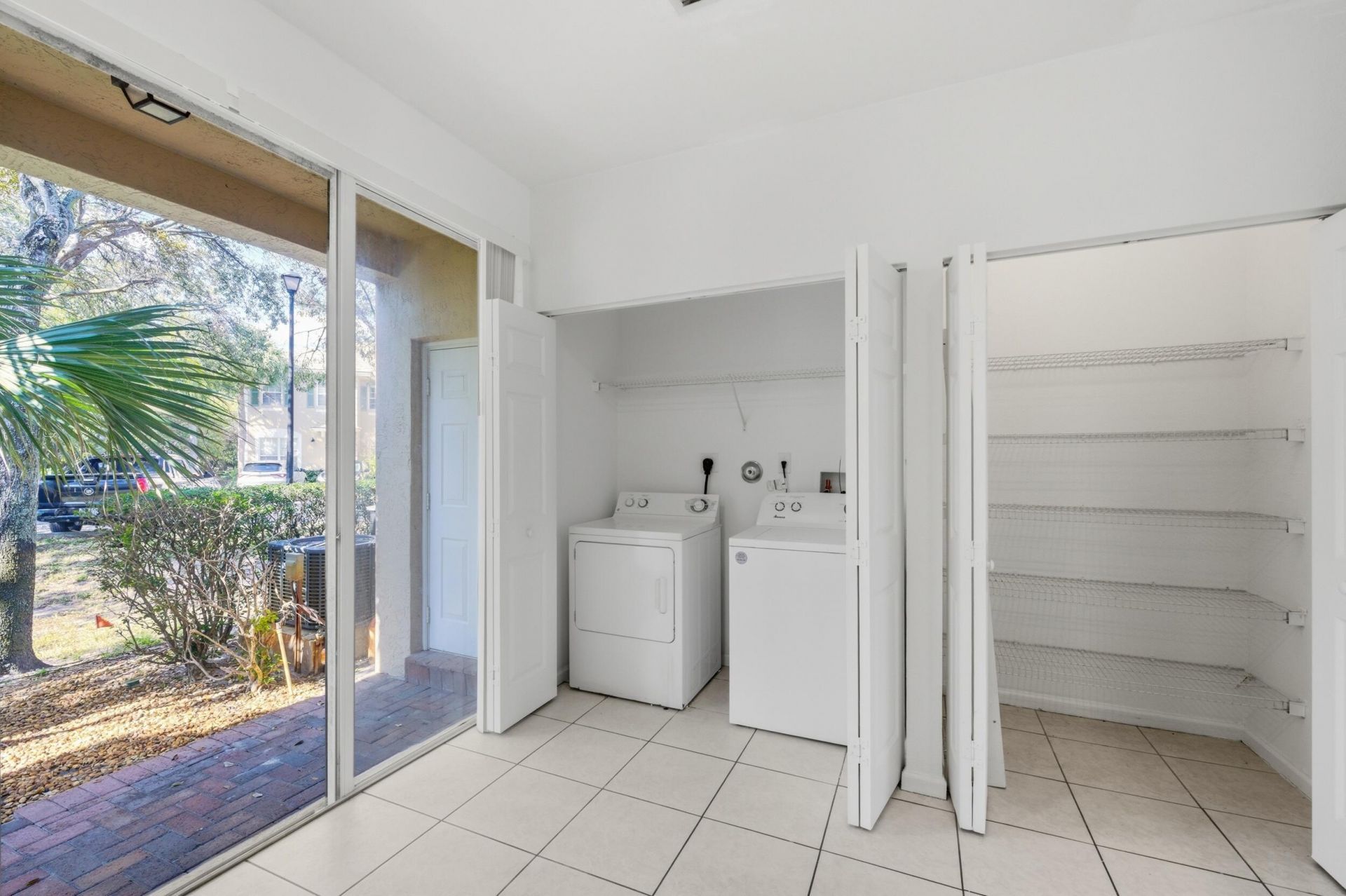 687 NW 42nd Avenue, Plantation, FL 33317 Photo