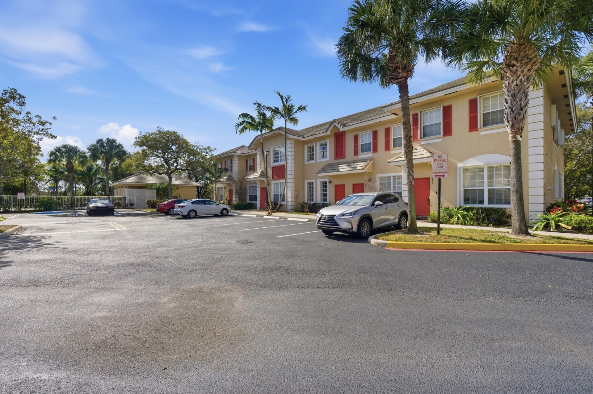 687 NW 42nd Avenue, Plantation, FL 33317 Photo