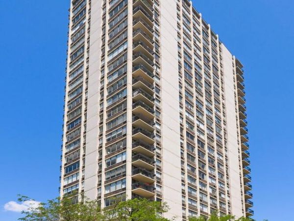 1355 N Sandburg Terrace, Unit 2201D, Chicago, IL 60610