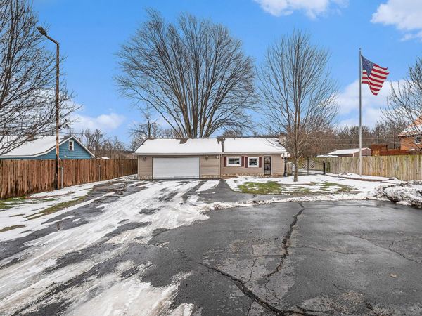 2743 N M 140 Highway, Watervliet, MI 49098