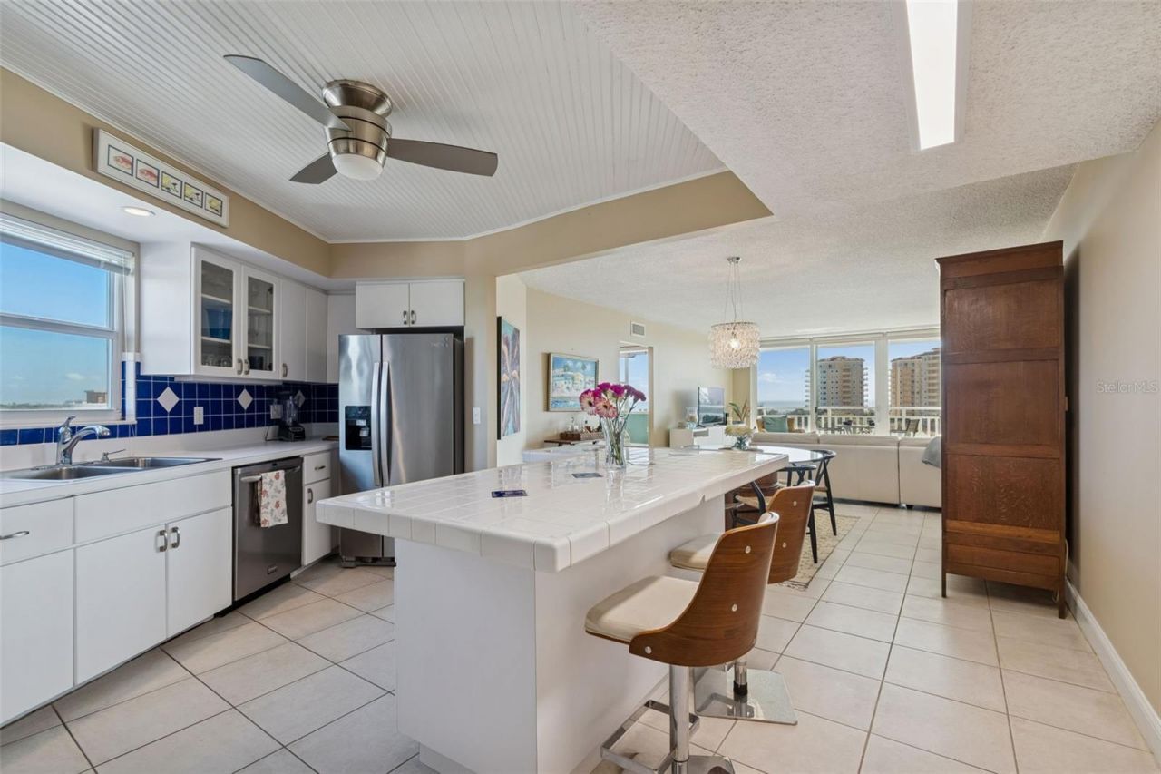 700 Beach Drive Ne, Unit 701, Saint Petersburg, FL 33701 Photo