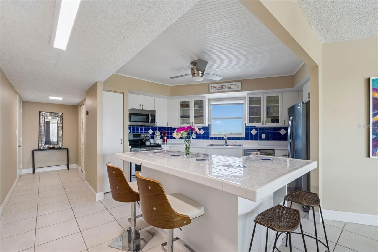 700 Beach Drive Ne, Unit 701, Saint Petersburg, FL 33701 Photo