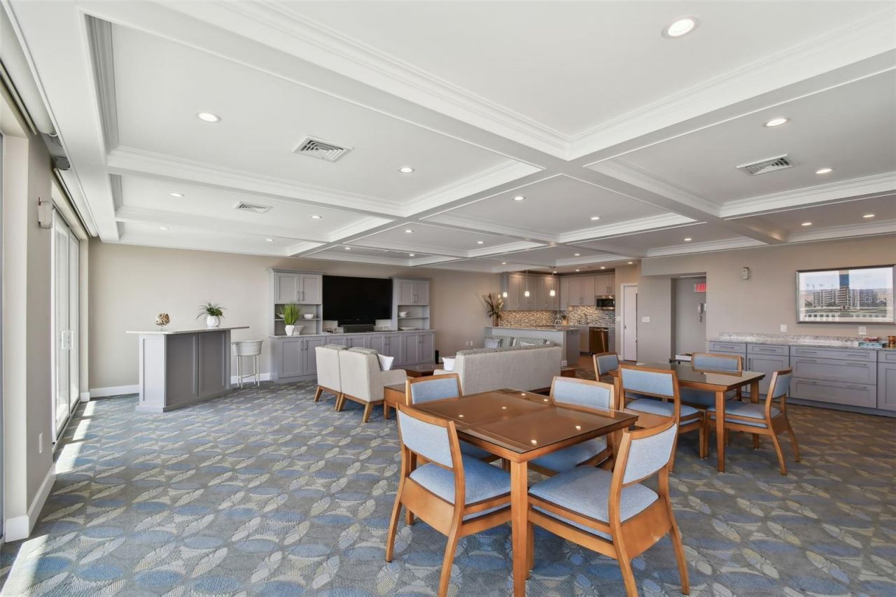 700 Beach Drive Ne, Unit 701, Saint Petersburg, FL 33701 Photo