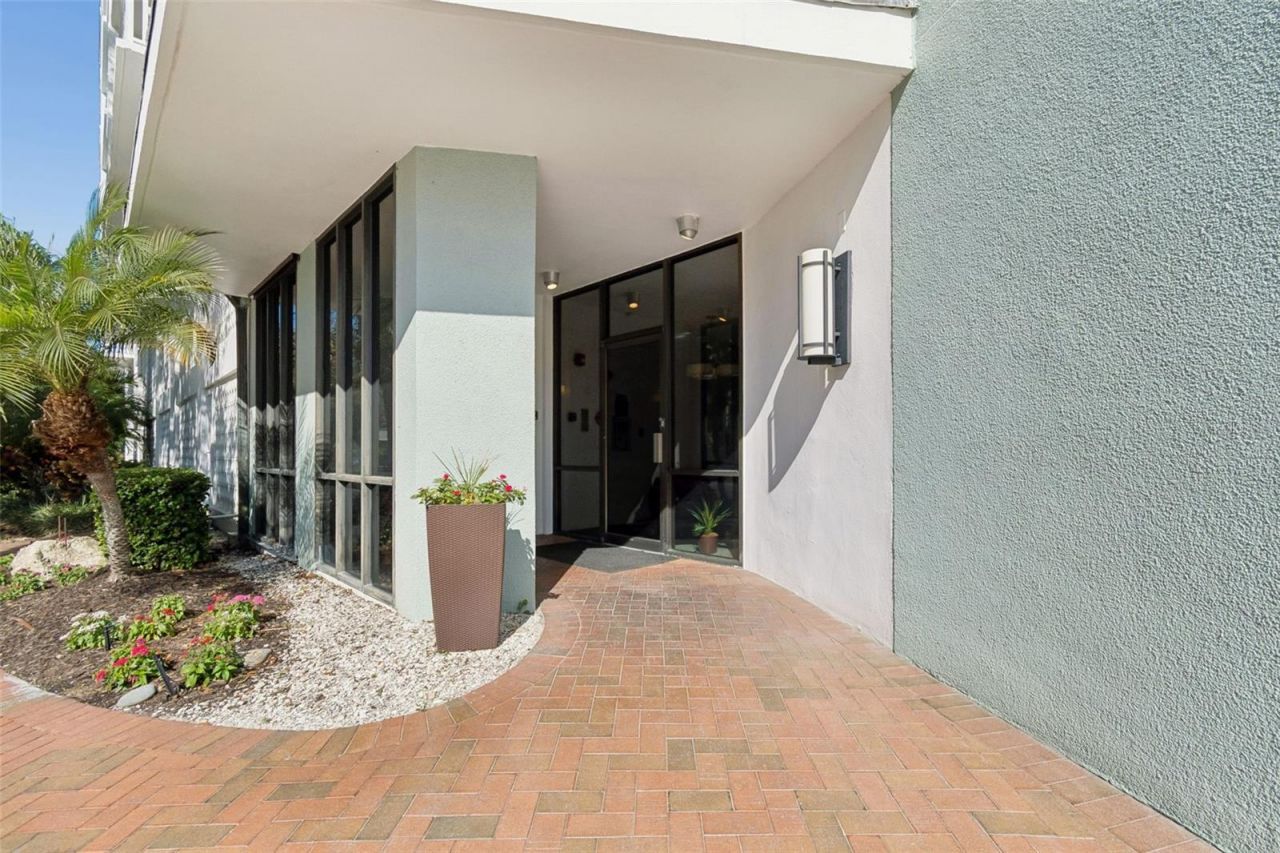 700 Beach Drive Ne, Unit 701, Saint Petersburg, FL 33701 Photo