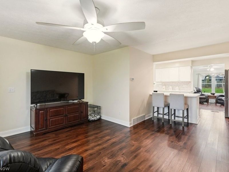 491 Tally Ho Lane, Cleveland, OH 44143 Photo 16