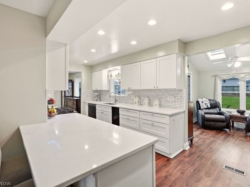 491 Tally Ho Lane, Cleveland, OH 44143 Photo 6