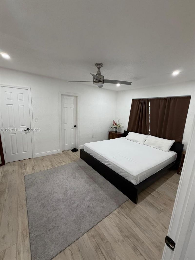 150 NE 164th St, Miami, FL 33162 Photo