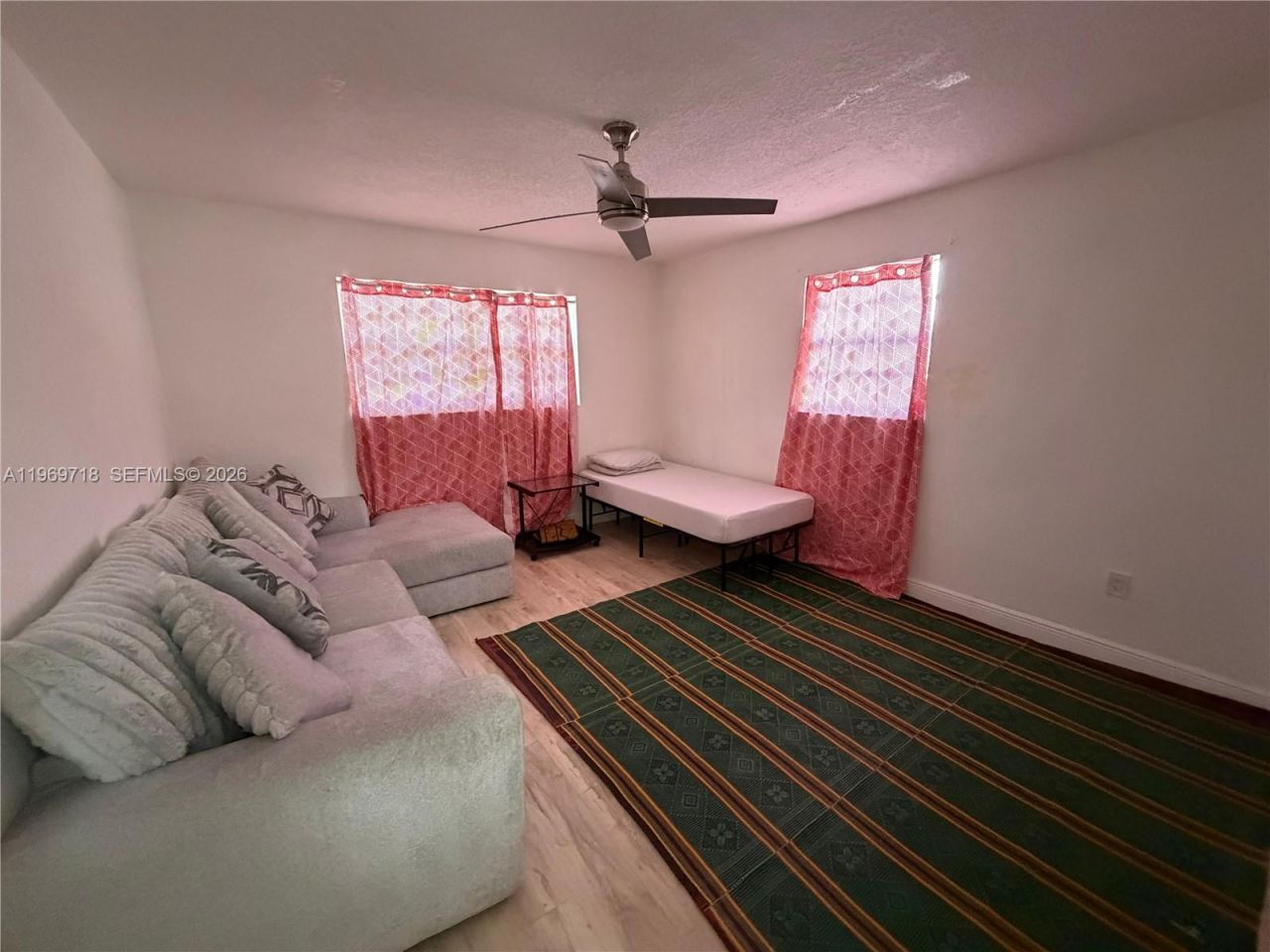 150 NE 164th St, Miami, FL 33162 Photo