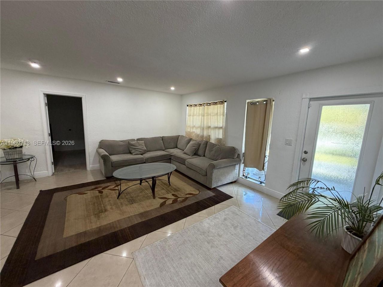 150 NE 164th St, Miami, FL 33162 Photo