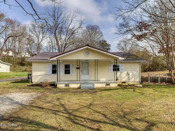 1618 Hogan St, Athens, TN 37303