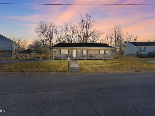 1069 Snowden Terrace, Johnson City, TN 37601