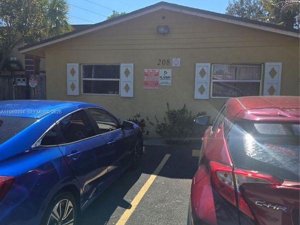 208 SW 1st Ct, Pompano Beach, FL 33060