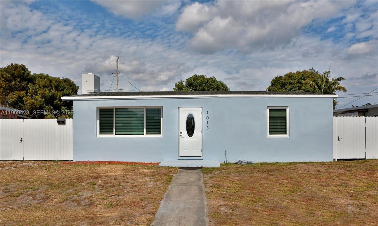 1013 Cherry Rd, West Palm Beach, FL 33409 Main Photo