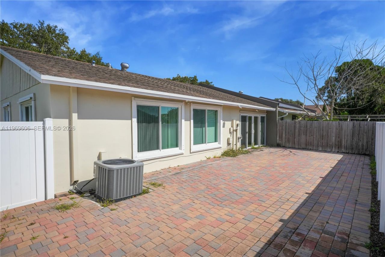 5550 S Lakewood Cir S Unit H, Margate, FL 33063 Photo