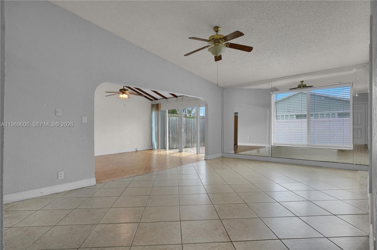 5550 S Lakewood Cir S Unit H, Margate, FL 33063 Photo
