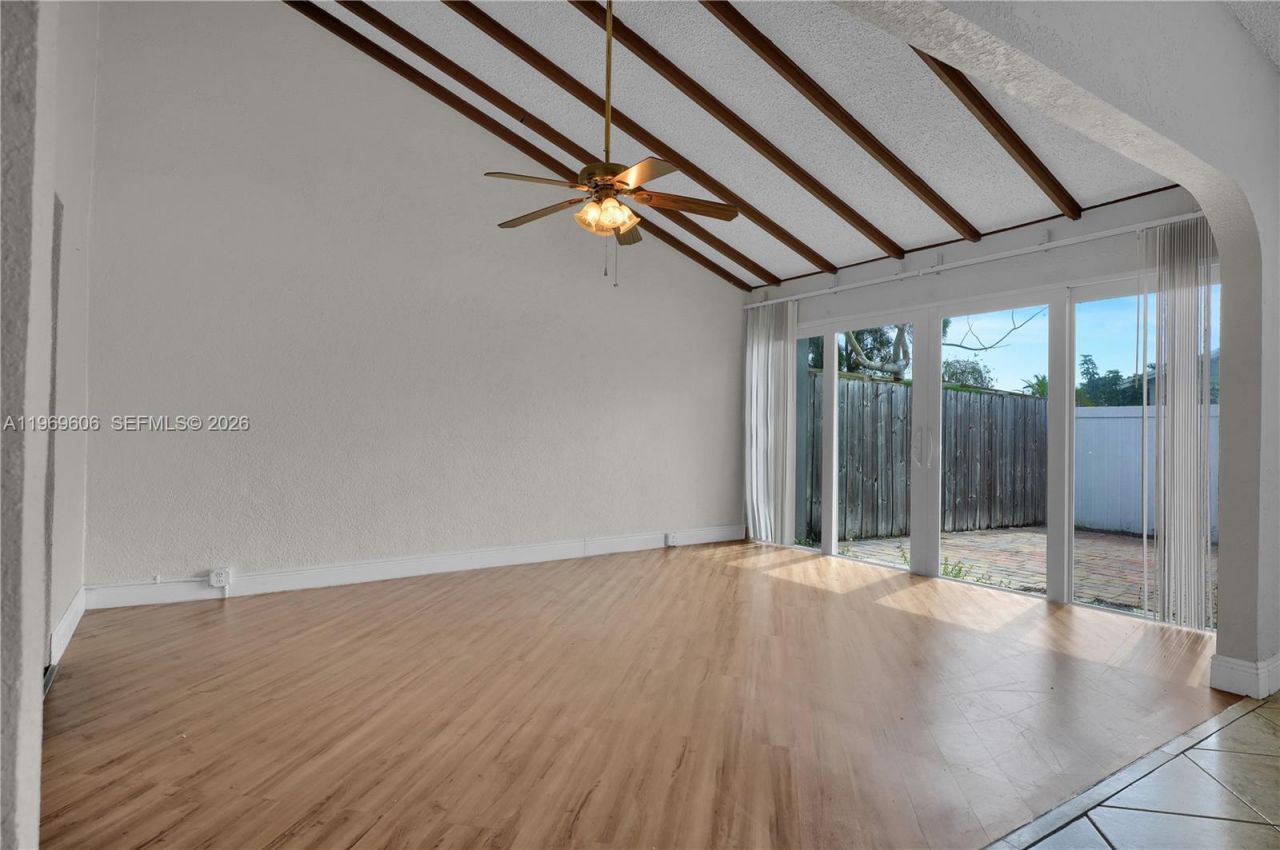 5550 S Lakewood Cir S Unit H, Margate, FL 33063 Photo