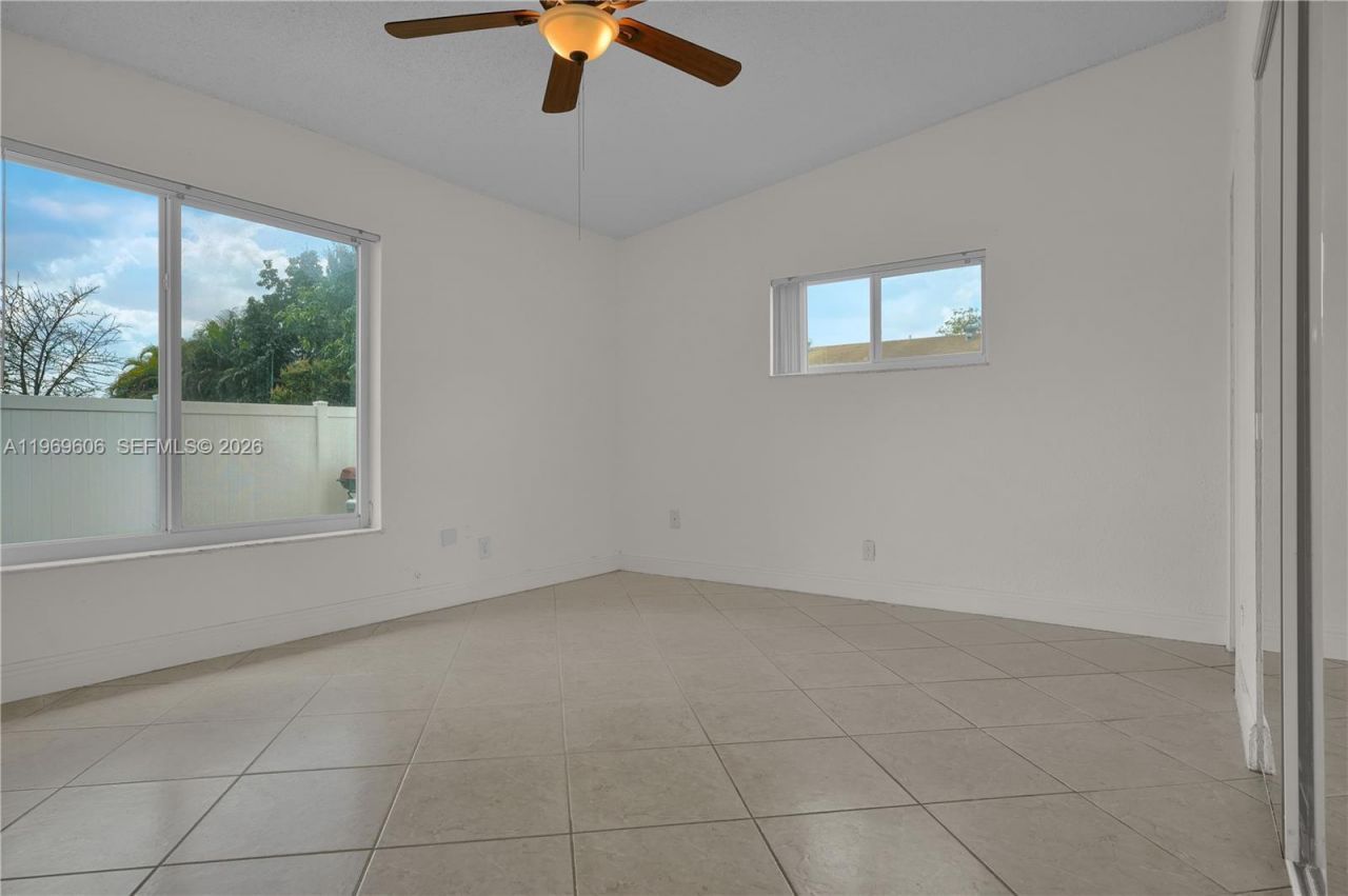 5550 S Lakewood Cir S Unit H, Margate, FL 33063 Photo