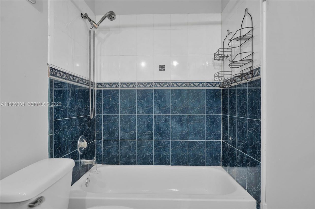 5550 S Lakewood Cir S Unit H, Margate, FL 33063 Photo