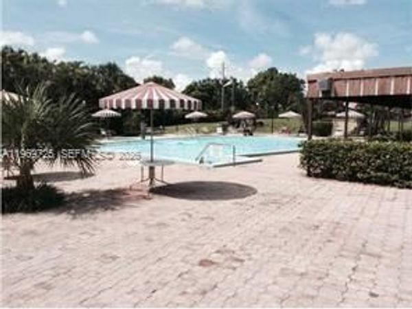 7300 NW 17th St, Unit 411, Plantation, FL 33313