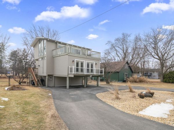 1740 Holiday Drive, Lake Holiday, IL 60548