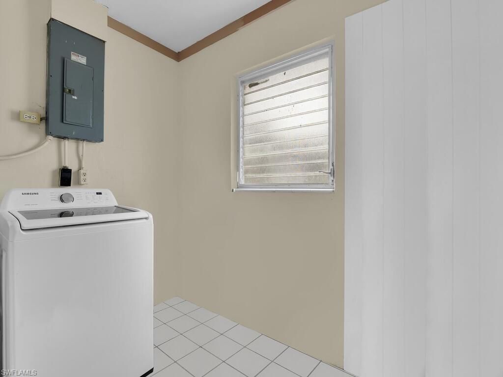 2124 E Gardenia Cir , North Fort Myers, FL 33917 Photo