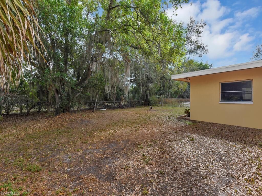 2124 E Gardenia Cir , North Fort Myers, FL 33917 Photo