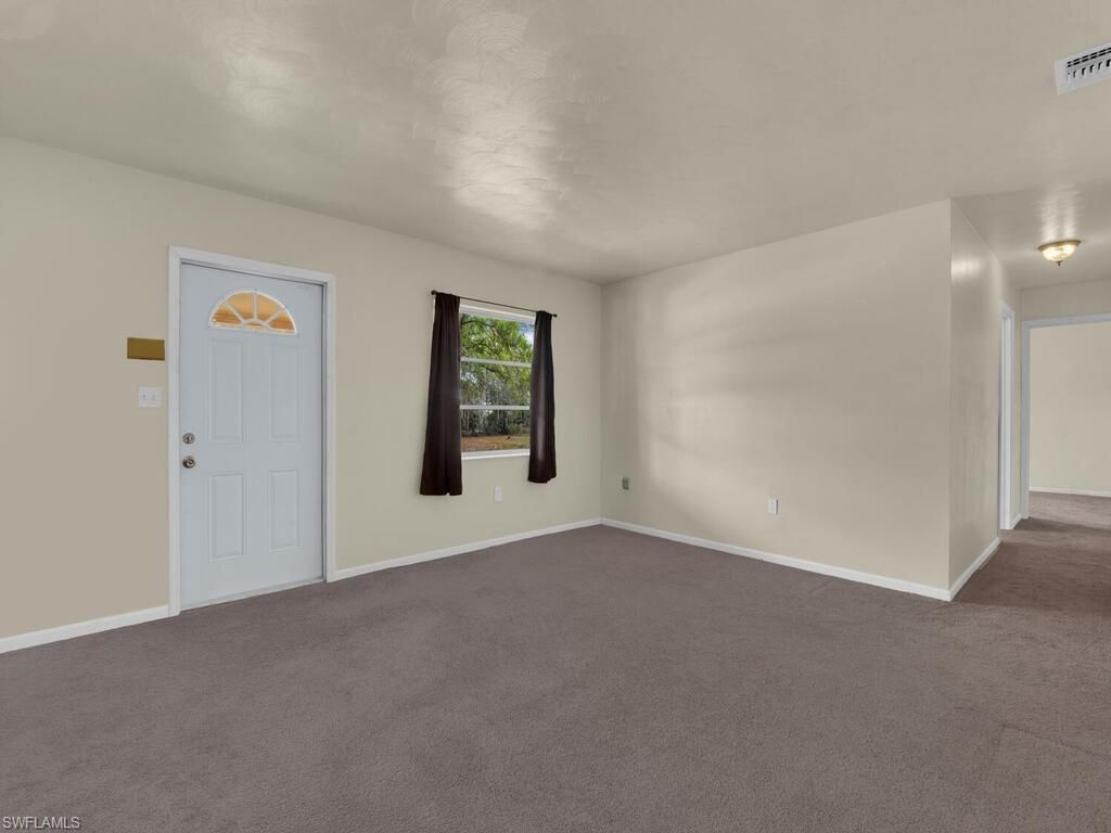 2124 E Gardenia Cir , North Fort Myers, FL 33917 Photo