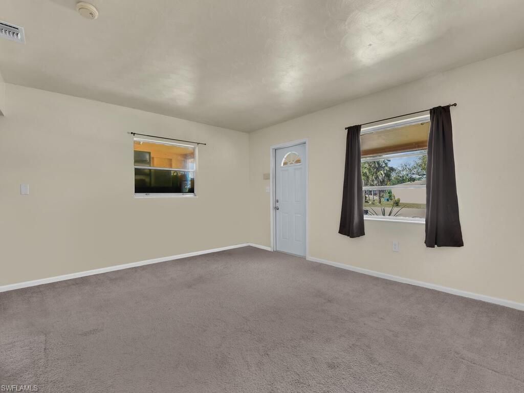 2124 E Gardenia Cir , North Fort Myers, FL 33917 Photo