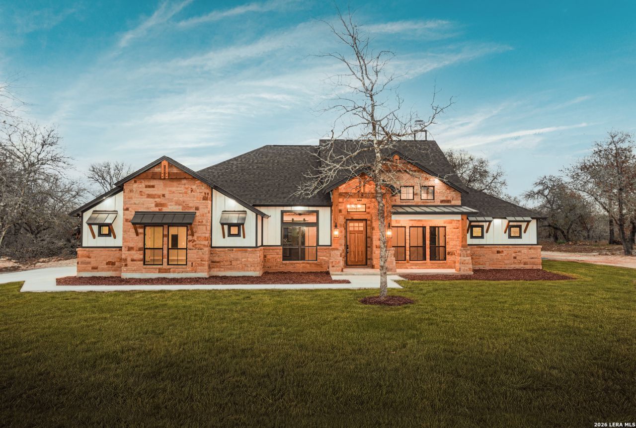 176 Hondo Ridge, La Vernia, TX 78121 Main Photo