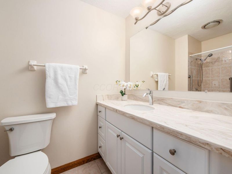 876 Middlebury Drive N, Worthington, OH 43085 Photo 20