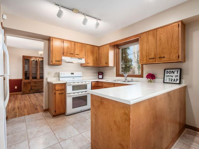 876 Middlebury Drive N, Worthington, OH 43085 Photo 4