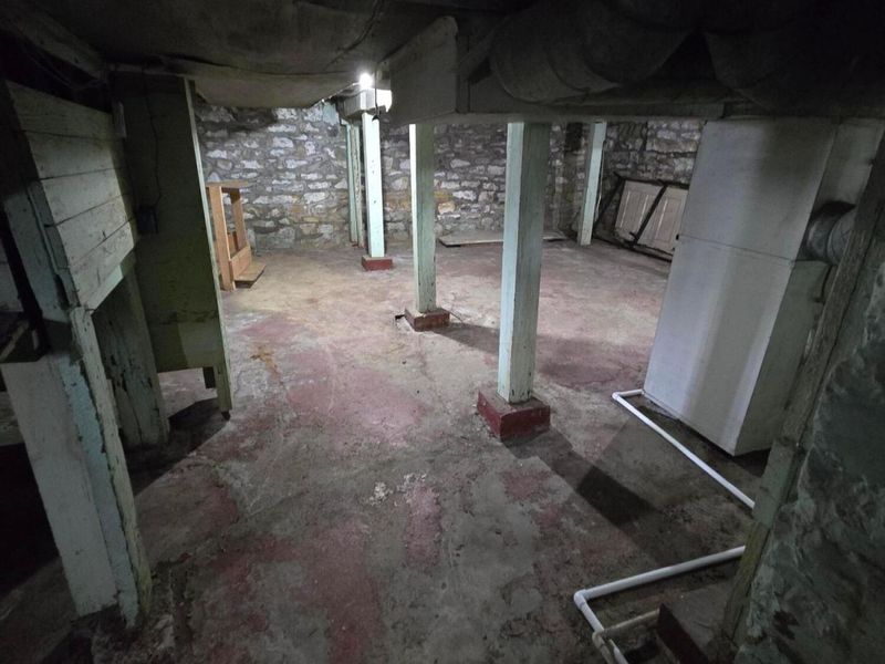 2082 N 4th Street, Columbus, OH 43201 Photo 32