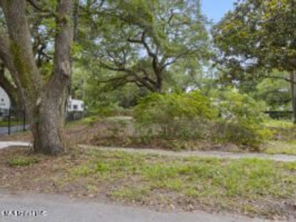 0 Camelia, Pass Christian, MS 39571