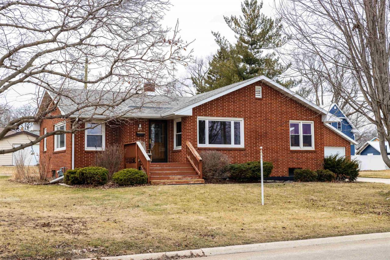 526 N Simmons Street, Stockton, IL 61085 Main Photo