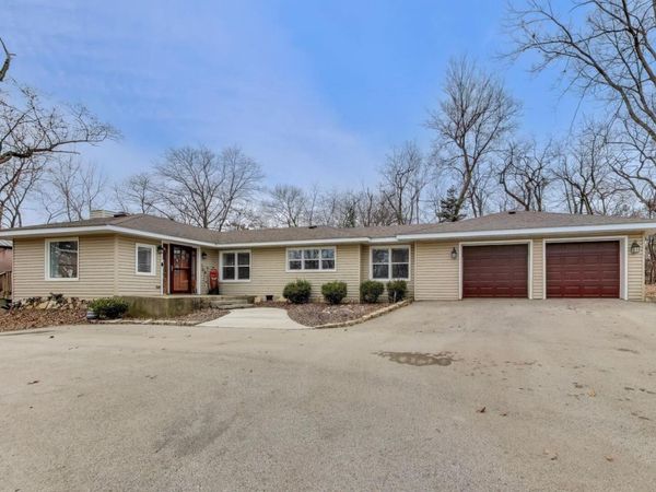 1127 Timber Trails Road, Downers Grove, IL 60516