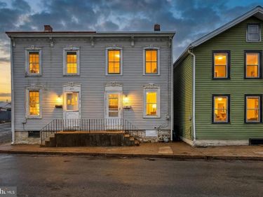 211 WASHINGTON STREET, HAMBURG, PA 19526