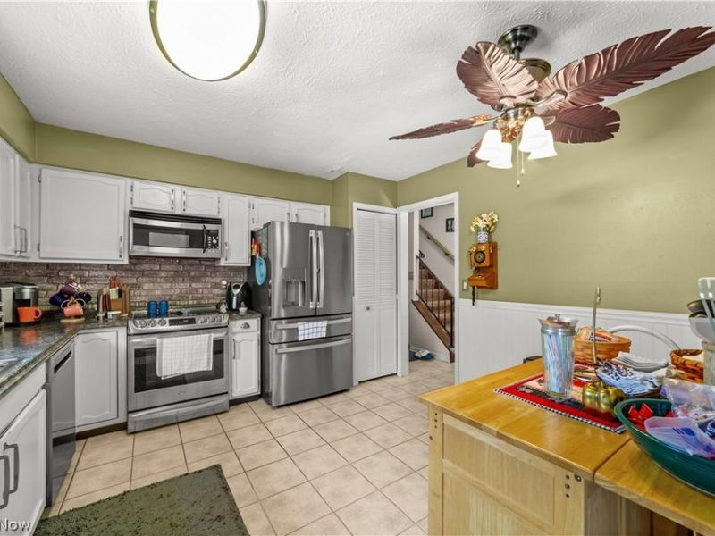 129 Hidden Tree Lane, Amherst, OH 44001 Photo 9