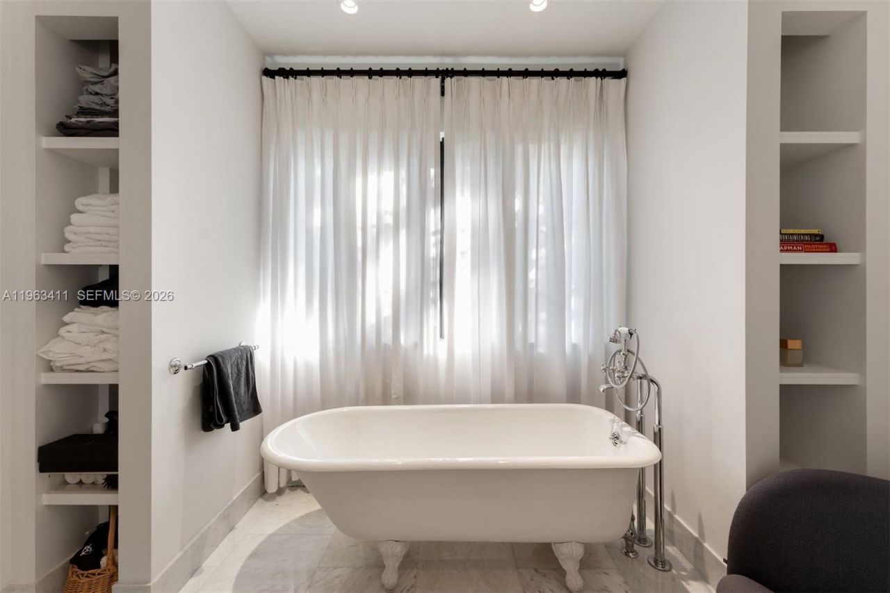 465 Hampton Ln , Key Biscayne, FL 33149 Photo