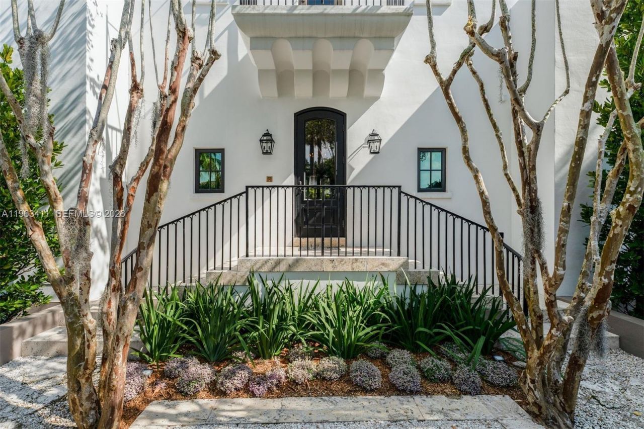 465 Hampton Ln , Key Biscayne, FL 33149 Photo