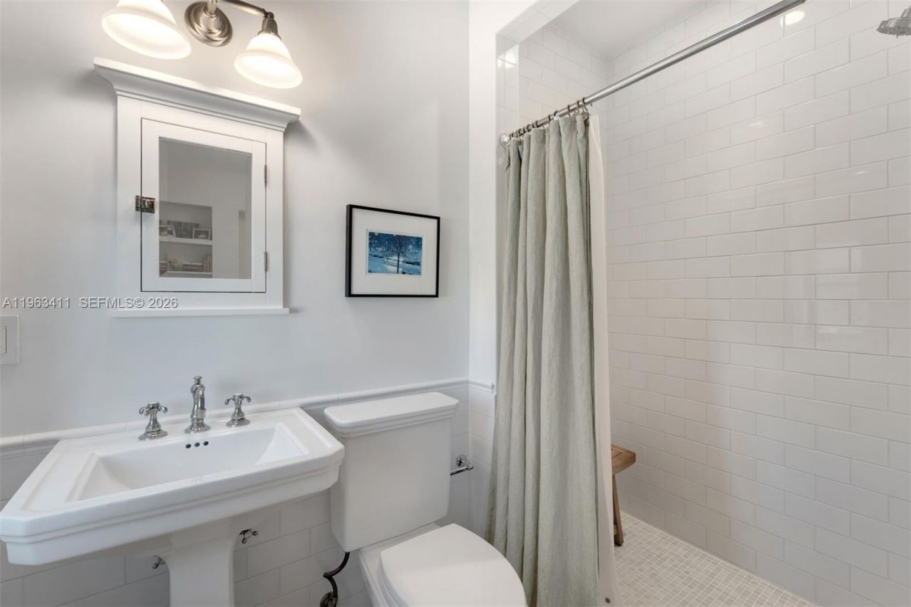 465 Hampton Ln , Key Biscayne, FL 33149 Photo