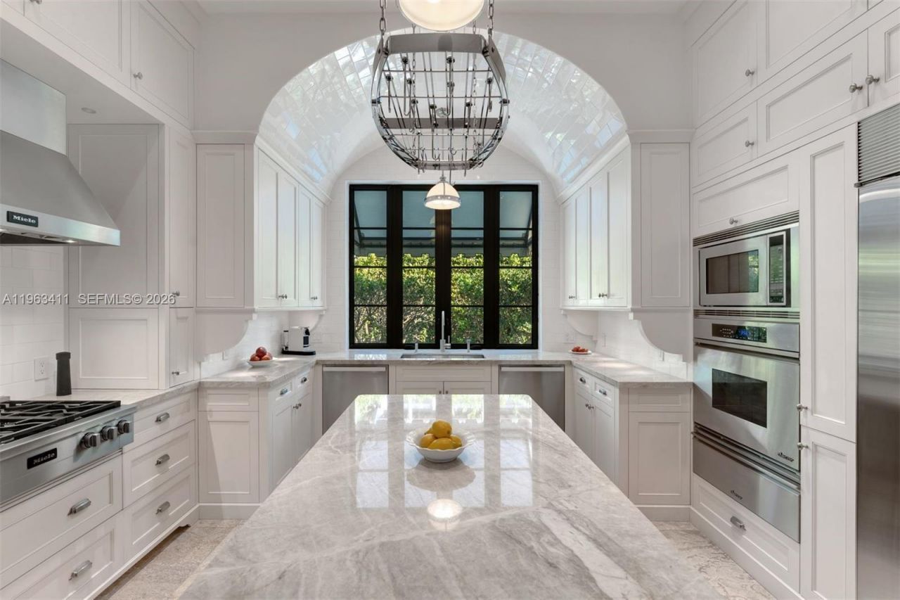 465 Hampton Ln , Key Biscayne, FL 33149 Photo