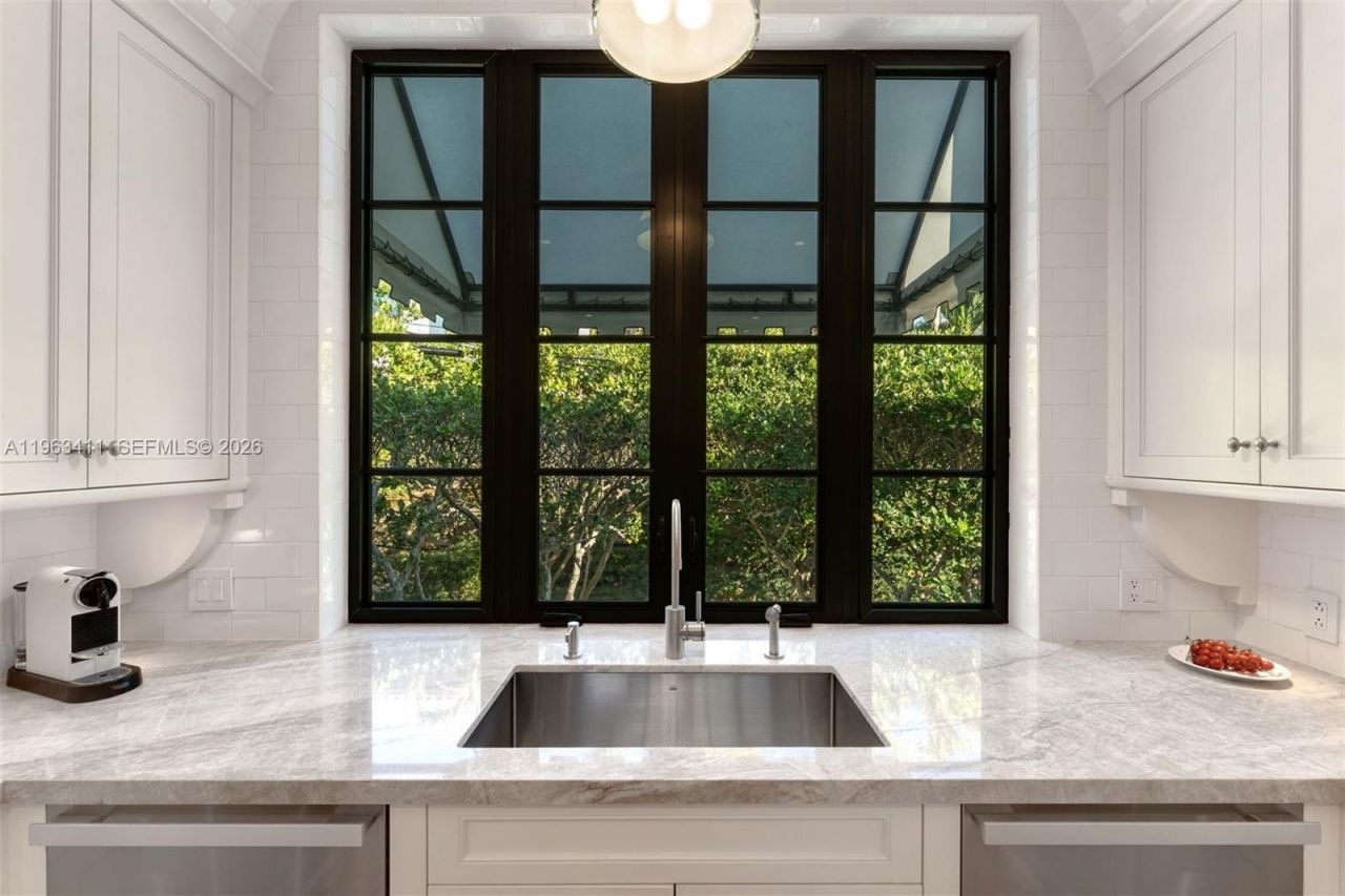 465 Hampton Ln , Key Biscayne, FL 33149 Photo