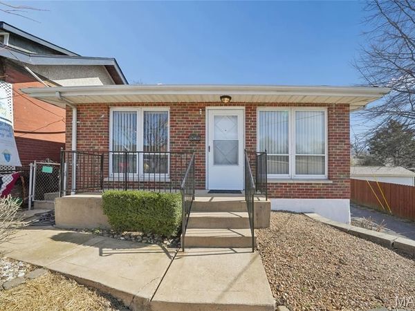 1122 Grandview Place, St Louis, MO 63139